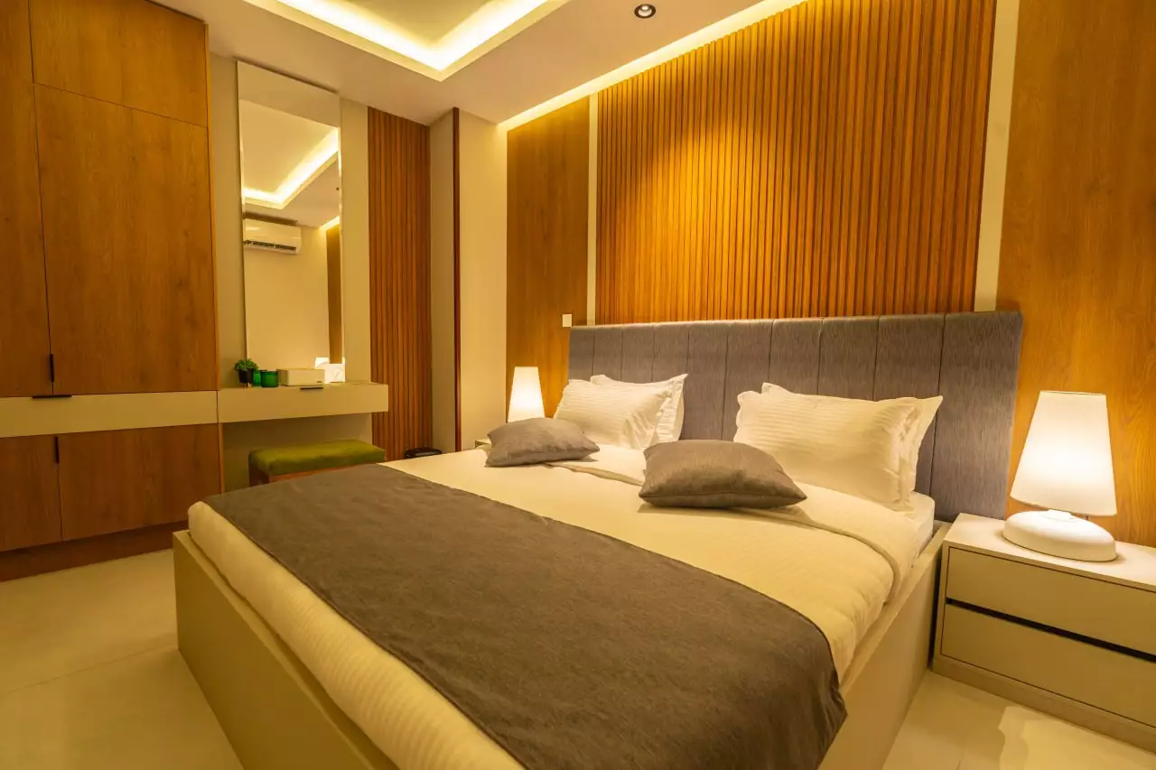 Alibaba https://cdn.alibaba.ir/ostorage/hotel-accommodation-images/689b2b89ac13a7ed0d8657e7_سوئیت یک خوابه 3 نفره.webp